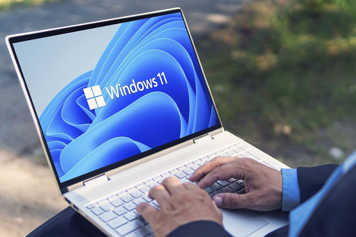 El portátil se enciende al abrir la tapa en Windows 11 Solución