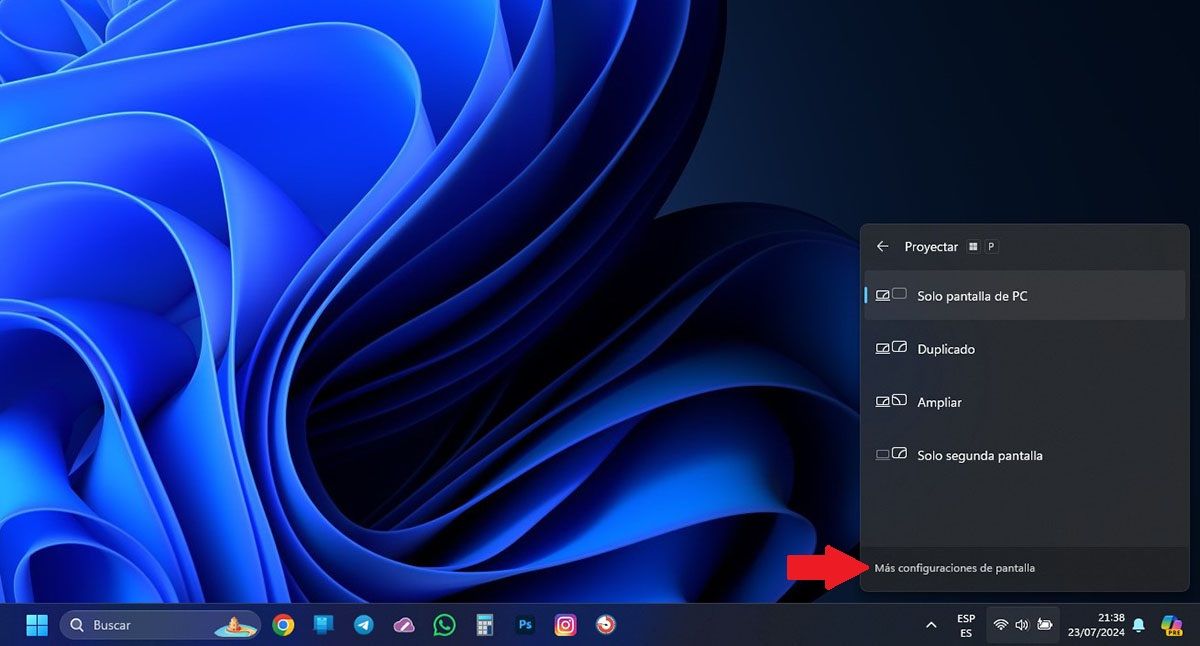 Abrir proyección de pantalla e ir a configuración avanzada