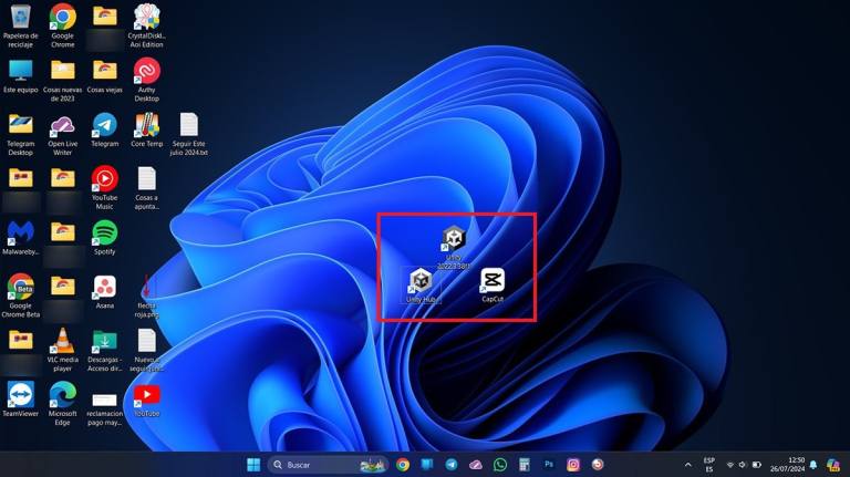 How to move desktop icons freely in Windows 11