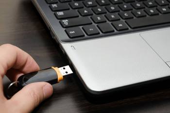 Cómo cambiar el sonido de entrada del USB en Windows 11