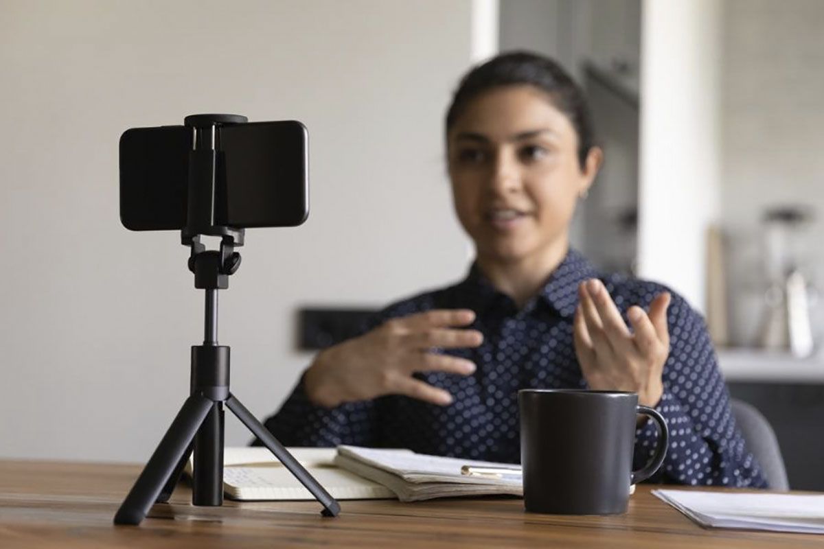 Cómo usar tu móvil como webcam en Windows 11